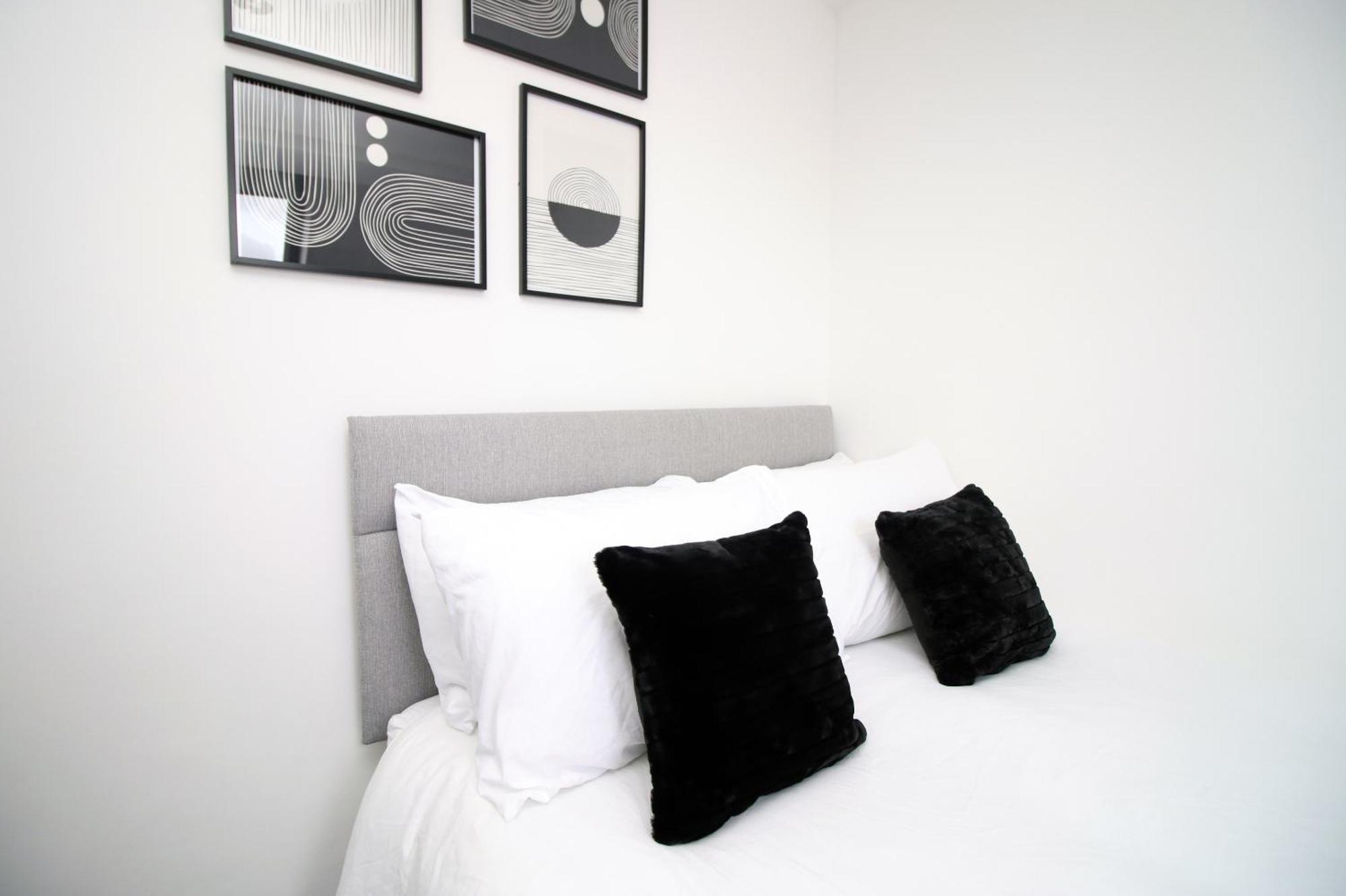 Perfect Centre Free Permit Parking Apartment *