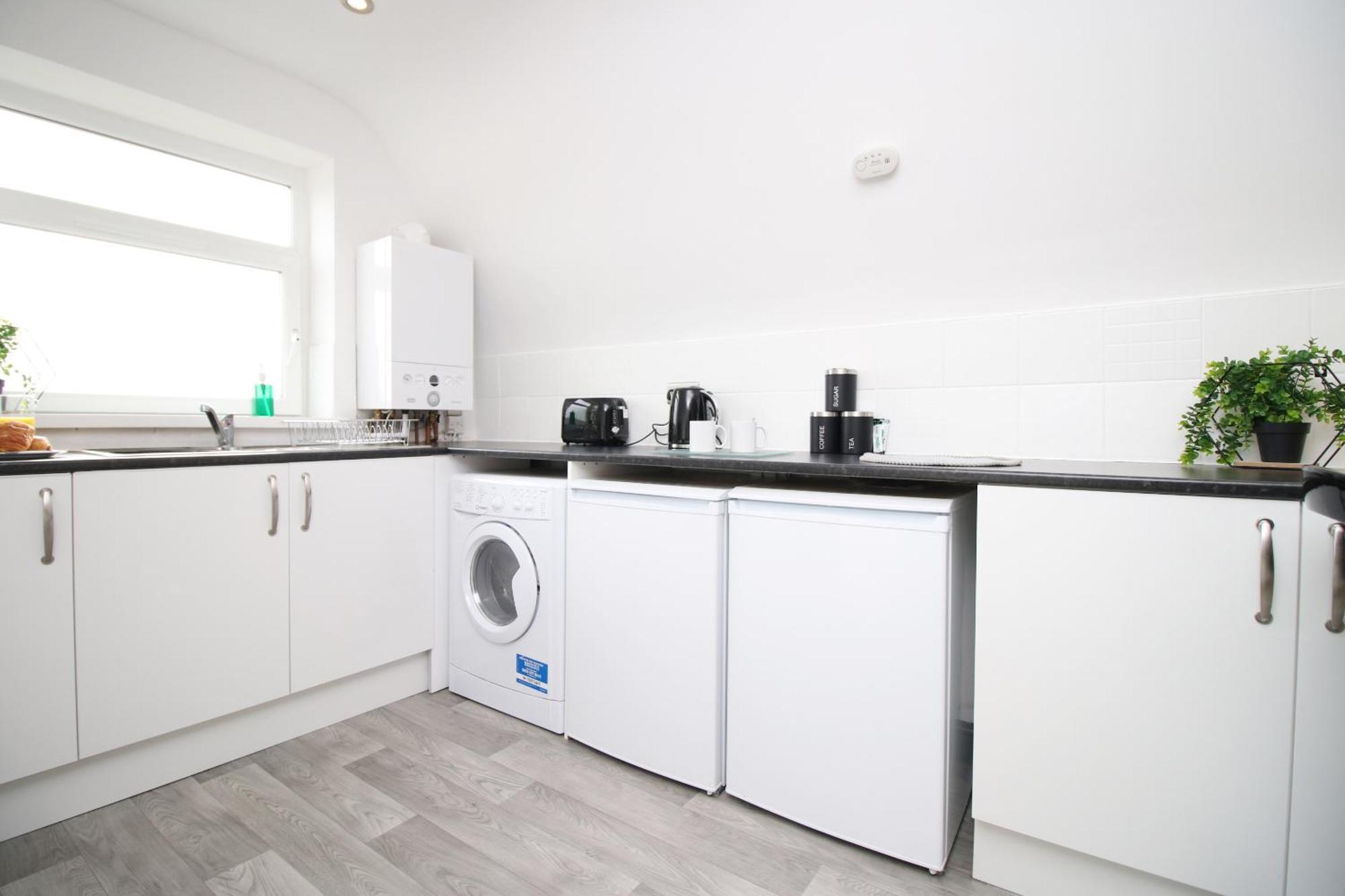 Perfect Centre Free Permit Parking Apartment
